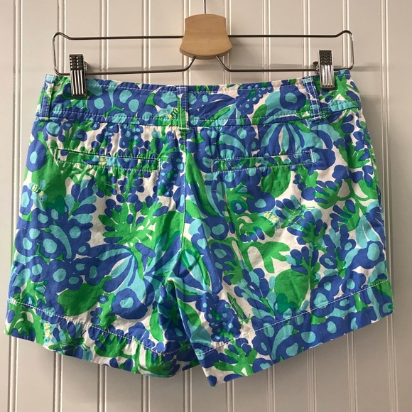 Lilly Pulitzer “Bee in your Bonnet” Callahan Short - Picture 4 of 6